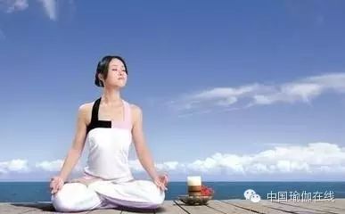 开元ky888棋牌官网版 冬季练瑜伽的益处与注意事项