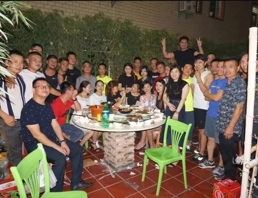 健身手套 护腕_手套健身护腕怎么戴_手套健身护腕的作用