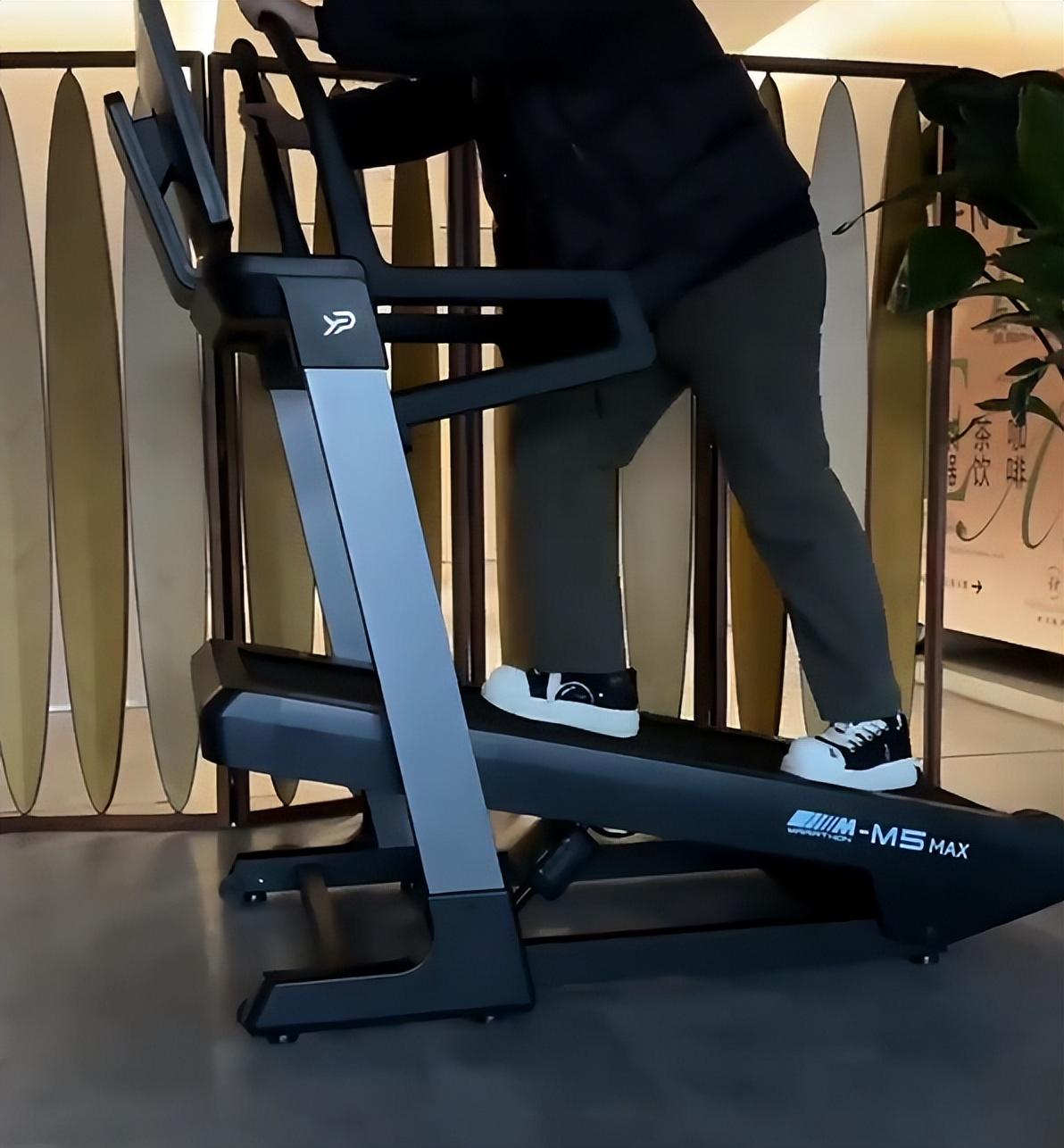 易跑M5 Ultra评测_什么牌子跑步机质量好_家用跑步机品牌排行榜2025