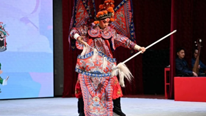 新澳门天天精准大全谜语王子 “好戏”来到家门口，“昆曲王子”也来了！