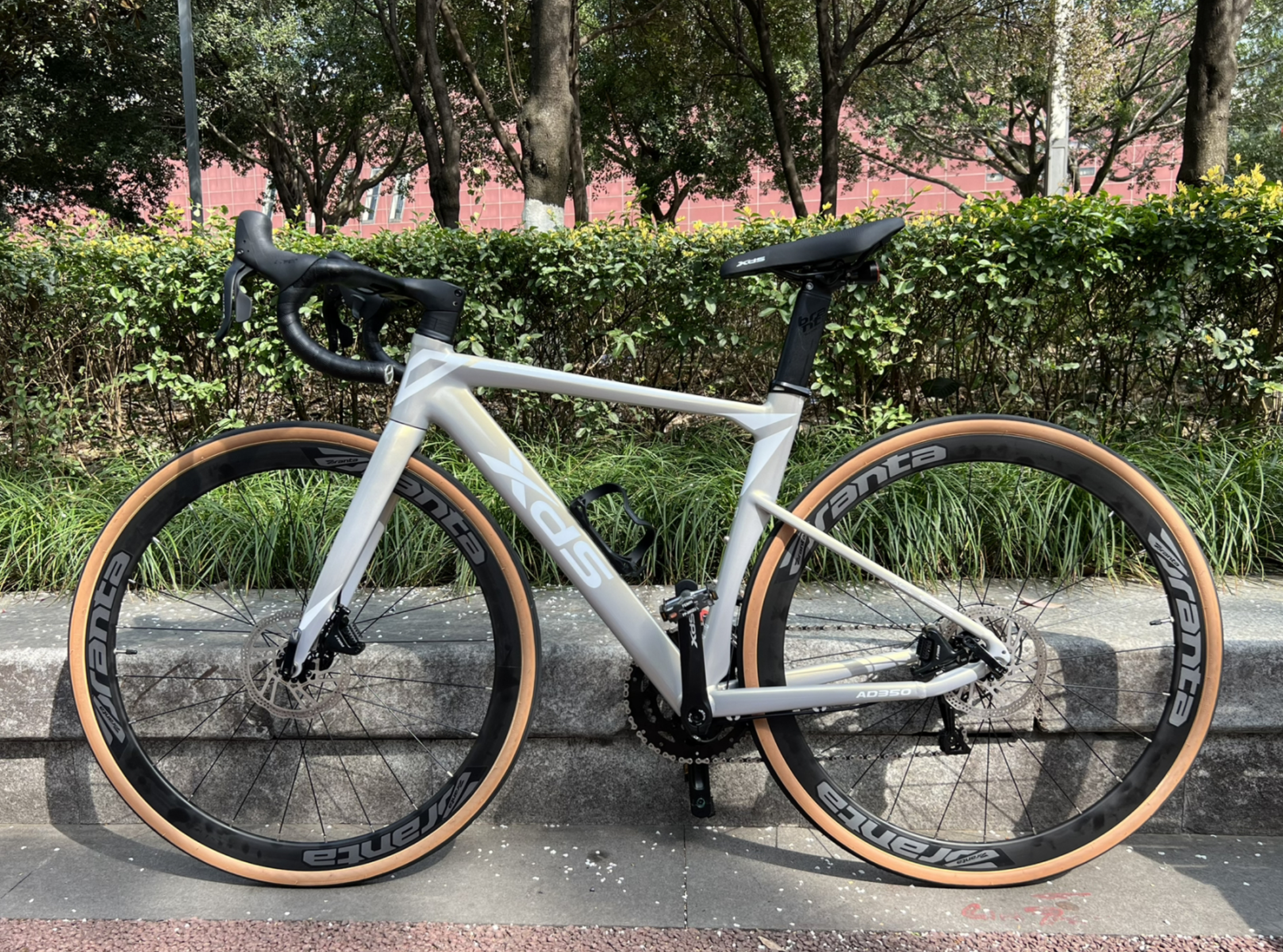 骑行入门指南_共享单车体验_骑行手套和健身手套