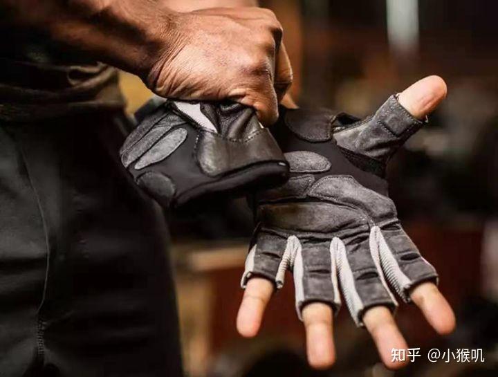 健身手套推荐_健身护具推荐_助力带护腕腰带手套使用方法