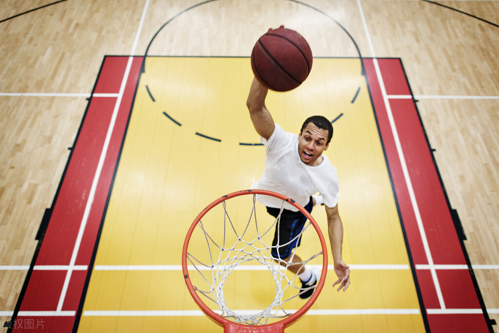 篮球弹跳力训练方法_如何提升篮球弹跳力_篮球练习弹跳
