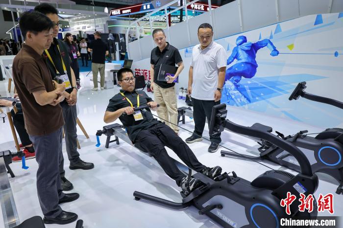 综合训练器 健身_消博会健身设备_智能体育健身装备