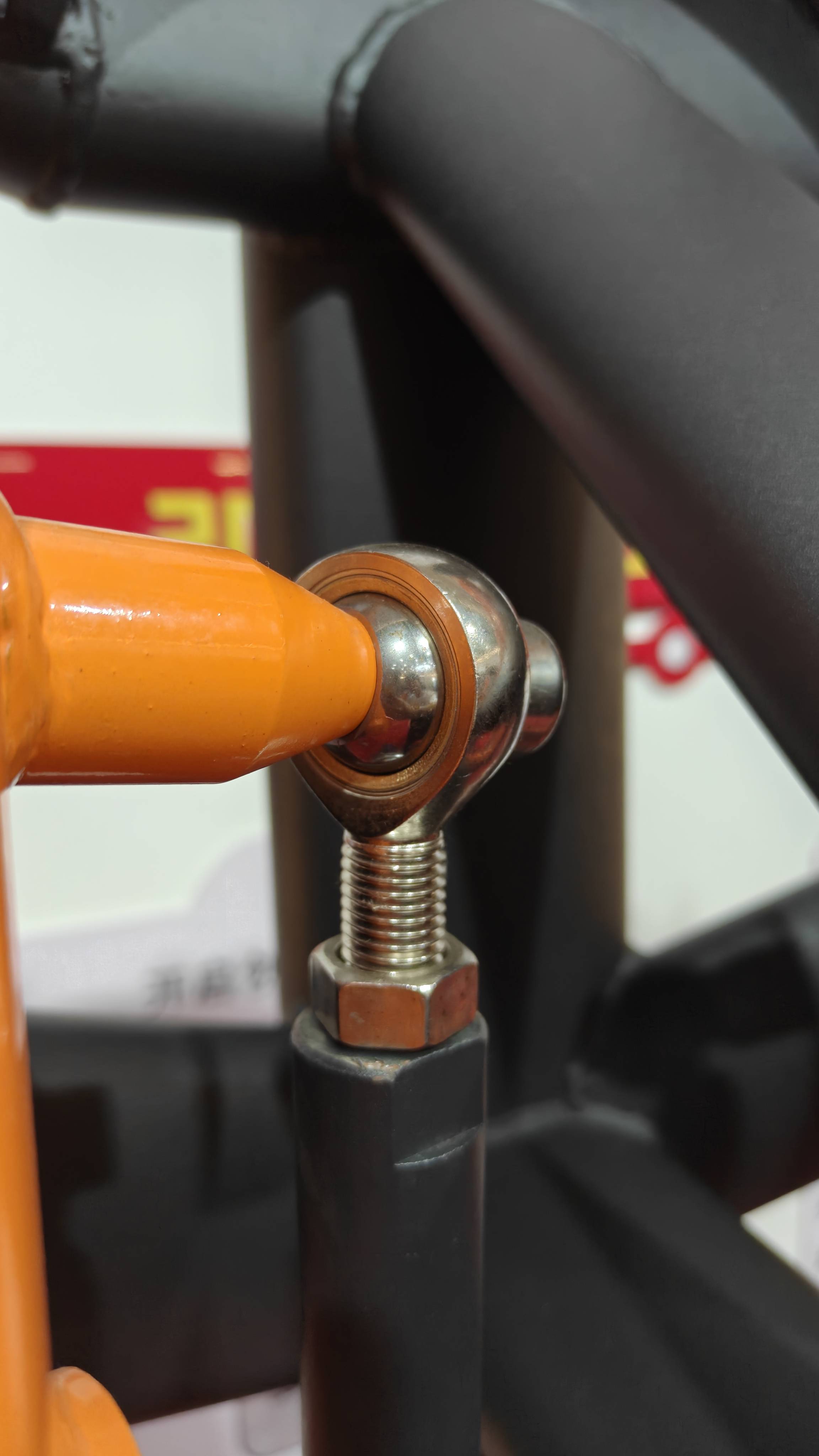 上斜推胸训练器选购要点_轨迹角度稳定性分析_力量综合训练器怎么样